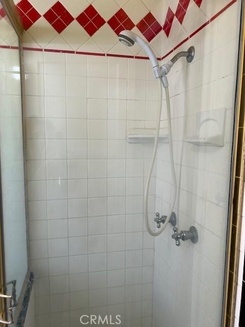 602 N Griffith Park Dr, Burbank, CA 91506 - bathroom with a stall shower
