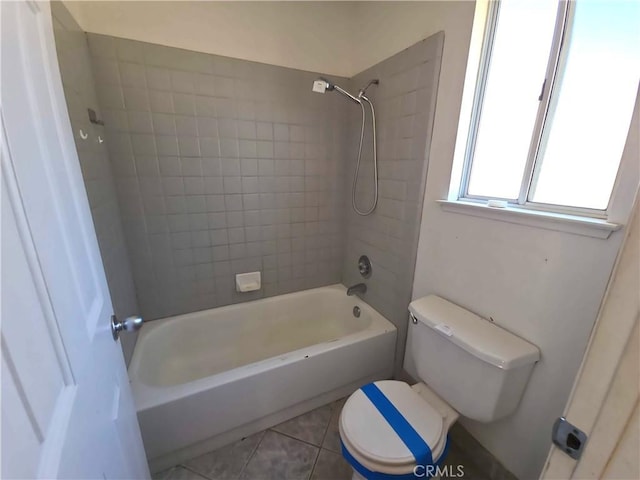 568 Walnut Ct, Kerman, CA 93630 - full bath featuring tile patterned floors and  shower combination