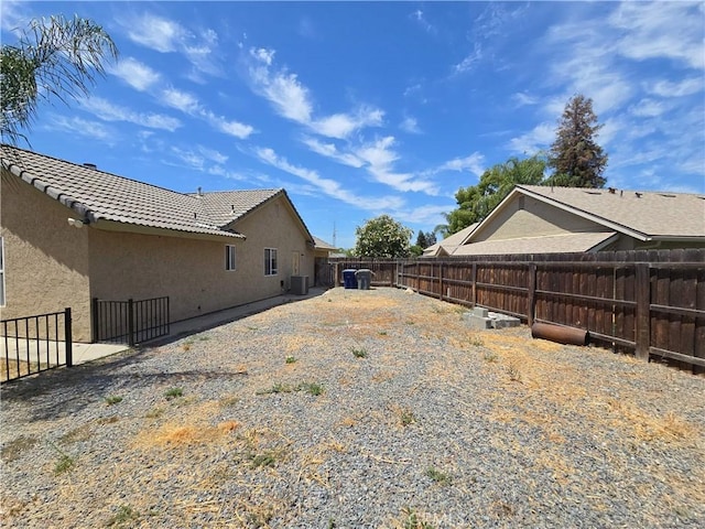 568 Walnut Ct, Kerman, CA 93630 - view of fenced backyard
