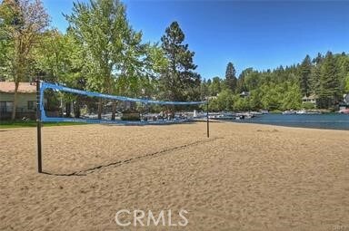 27657 Peninsula Dr, Lake Arrowhead, CA 92352 - view of property's community featuring volleyball court