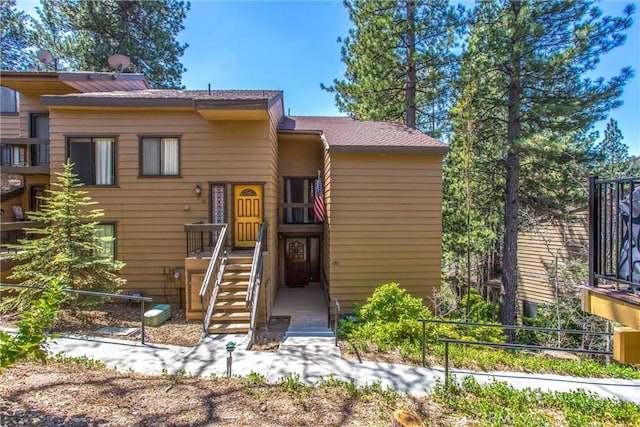 27657 Peninsula Dr, Lake Arrowhead, CA 92352 - view of front of house