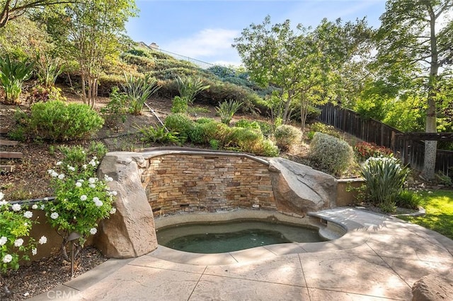 464 Appleby St, Corona, CA 92881 - view of pool featuring a jacuzzi