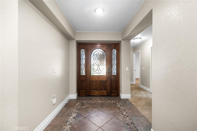 464 Appleby St, Corona, CA 92881 - foyer with inlaid floor details and tile patterned flooring