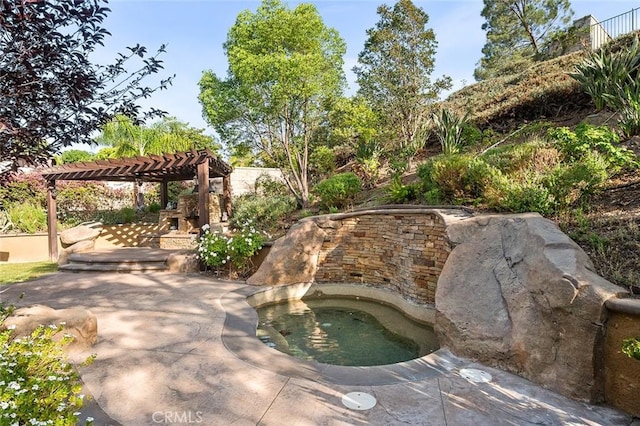 464 Appleby St, Corona, CA 92881 - view of swimming pool featuring an in-ground hot tub, a pergola, and a patio area
