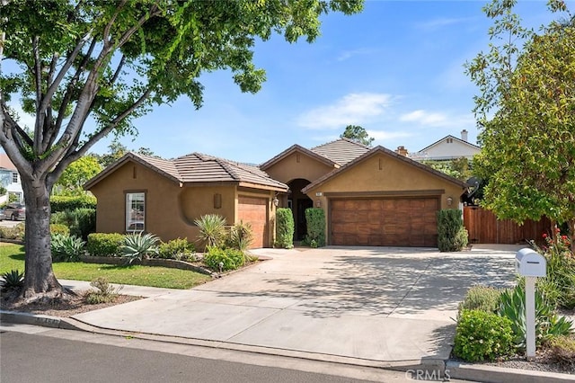 464 Appleby St, Corona, CA 92881 - single story home featuring an attached garage, driveway, and stucco siding