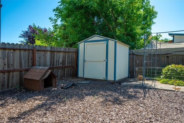 7100 Navajoa Ave, Atascadero, CA 93422 - view of shed with a fenced backyard