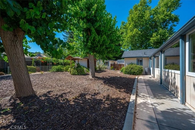 7100 Navajoa Ave, Atascadero, CA 93422 - view of yard
