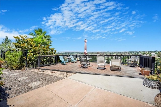 2507 Round Meadow Ct, Fallbrook, CA 92028 - view of patio featuring a deck