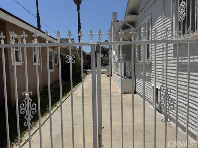 242 N St Andrews Pl, Los Angeles, CA 90004 - view of gate