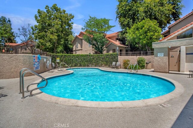 2367 Archwood Ln Unit 171, Simi Valley, CA 93063 - community pool featuring a patio