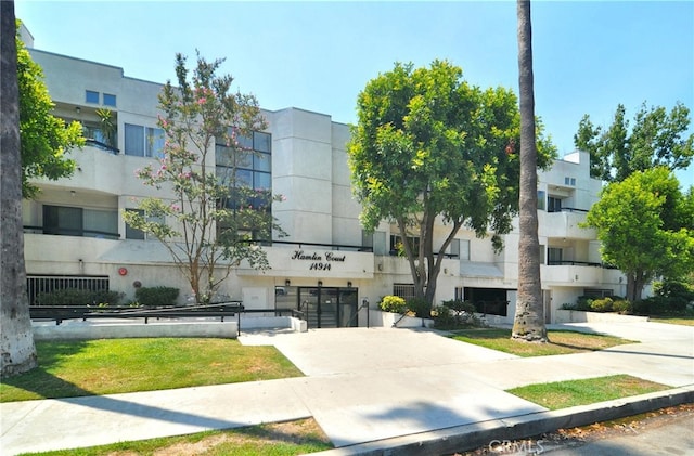 14914 Hamlin St Unit 105, Van Nuys, CA 91411 - view of apartment building / complex
