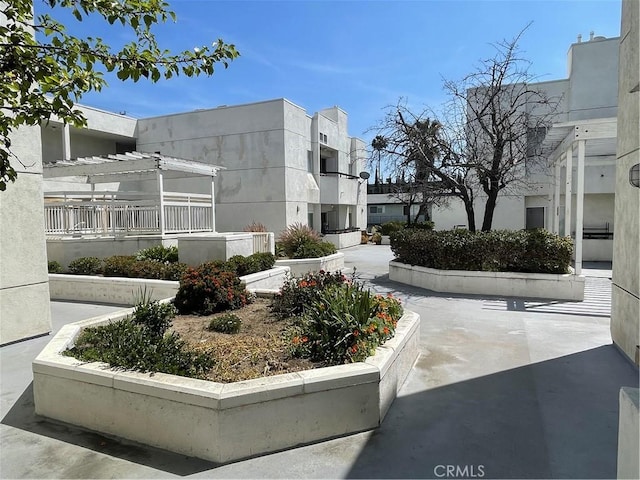 14914 Hamlin St Unit 105, Van Nuys, CA 91411 - view of community