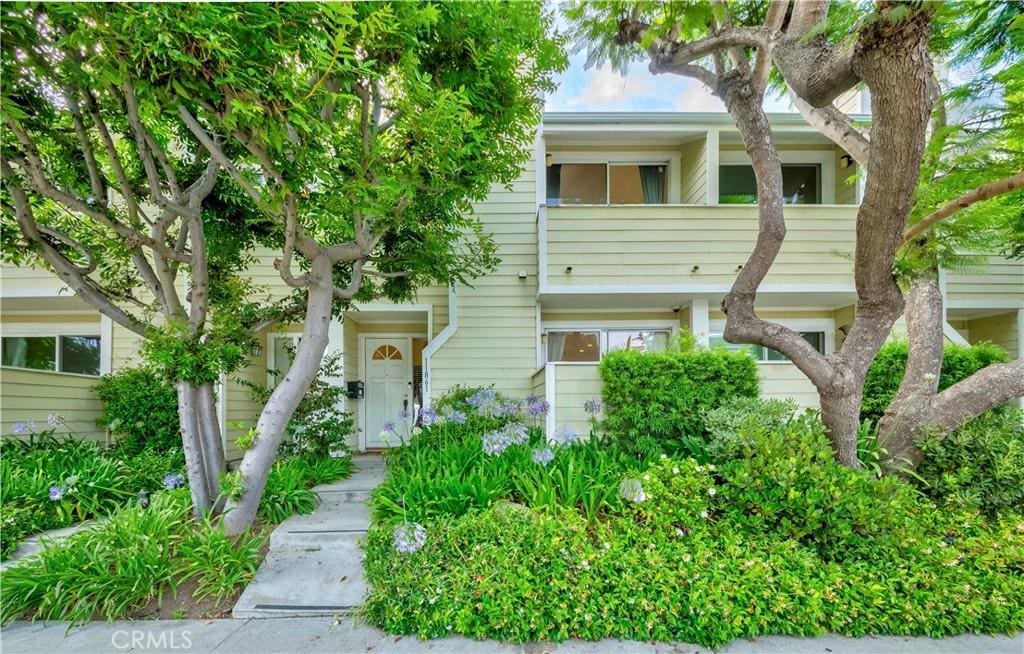 11861 Nebraska Ave, Los Angeles, CA 90025 - photo 1