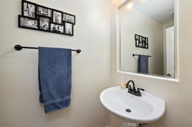 28440 Casselman Ln Unit 361, Saugus, CA 91350 - bathroom with a sink