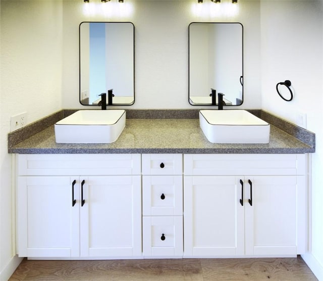 1564 Ashbury Way, Perris, CA 92571 - full bathroom with double vanity