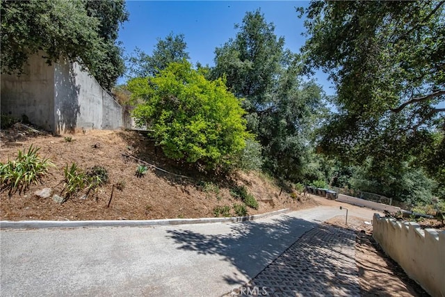 3577 Shaw Ranch Rd, Pasadena, CA 91107 - photo 2