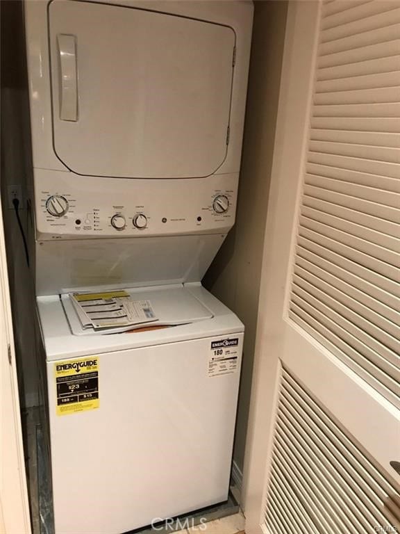 2750 Artesia Blvd Unit 341, Redondo Beach, CA 90278 - laundry room featuring stacked washer / dryer