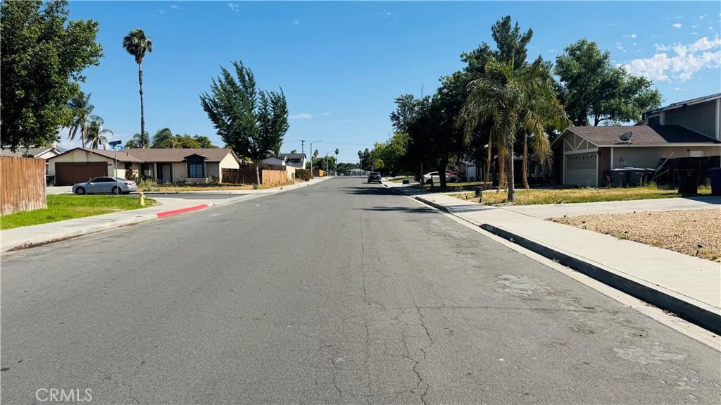 781 Buchanan St, Hemet, CA 92543 - photo 3