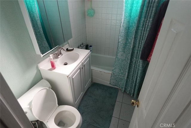 1063 Quarry St, Corona, CA 92879 - full bath featuring vanity, shower / tub combo with curtain, and tile patterned floors