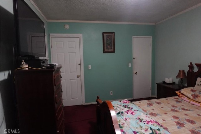 1063 Quarry St, Corona, CA 92879 - bedroom featuring crown molding and a textured ceiling