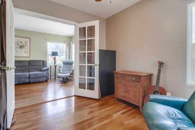 730 S 31st St, San Diego, CA 92113 - sitting room with light wood-style flooring, a ceiling fan, and vaulted ceiling