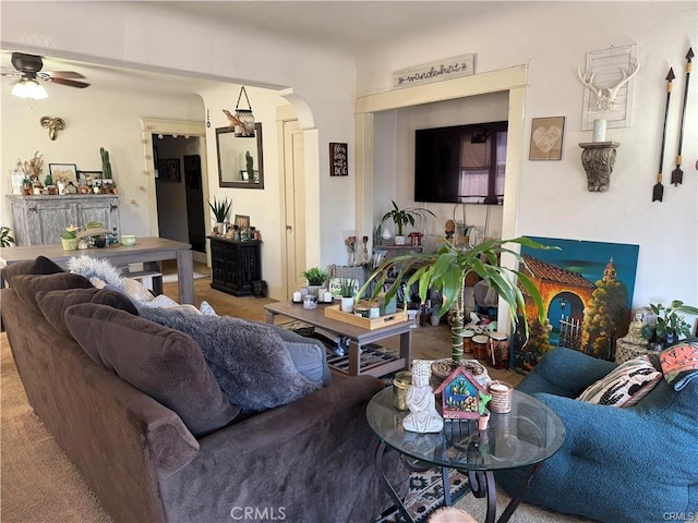 782 W 14th St, San Pedro, CA 90731 - living room with arched walkways and a ceiling fan