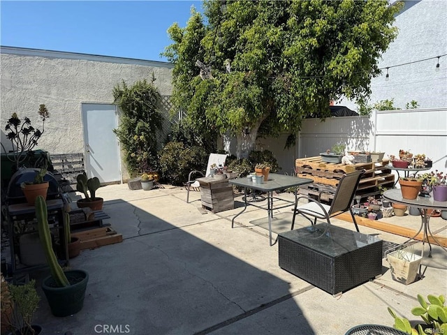 782 W 14th St, San Pedro, CA 90731 - view of patio featuring outdoor dining area and an outdoor hangout area