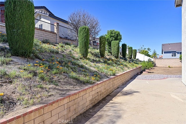 6721 Silver Oak Pl, Riverside, CA 92506 - view of yard featuring a patio