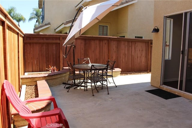 9 Greenwich Ct, Aliso Viejo, CA 92656 - fenced backyard featuring outdoor dining area and a patio area