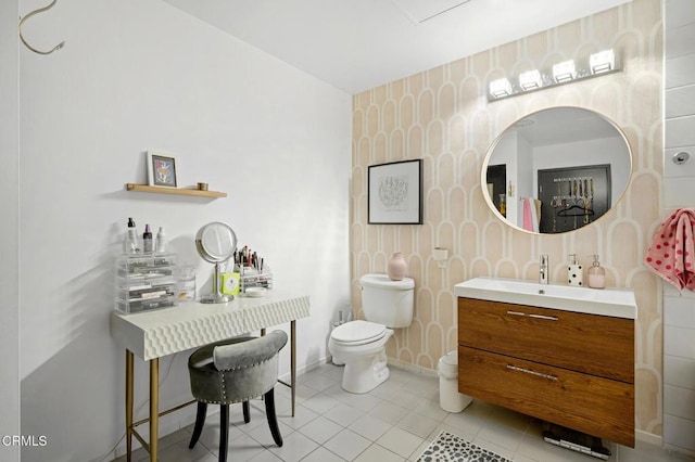 315 E 8th St Unit 301, Los Angeles, CA 90014 - bathroom featuring vanity, wallpapered walls, and tile patterned floors