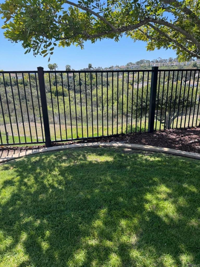 4883 Bayliss Ct, San Diego, CA 92130 - view of gate