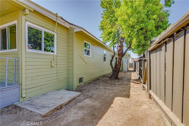 106 W Moneta Ave, Bakersfield, CA 93308 - photo 12