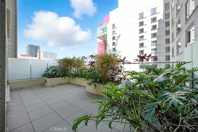 6250 Hollywood Blvd Unit 4D, Los Angeles, CA 90028 - view of patio / terrace