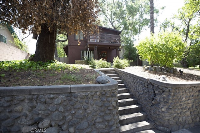 1010 N Madison Ave, Pasadena, CA 91104 - rear view of house featuring stairs