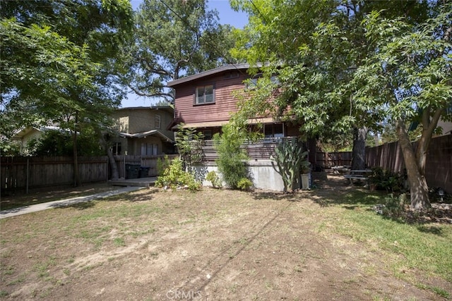 1010 N Madison Ave, Pasadena, CA 91104 - back of property featuring a fenced backyard
