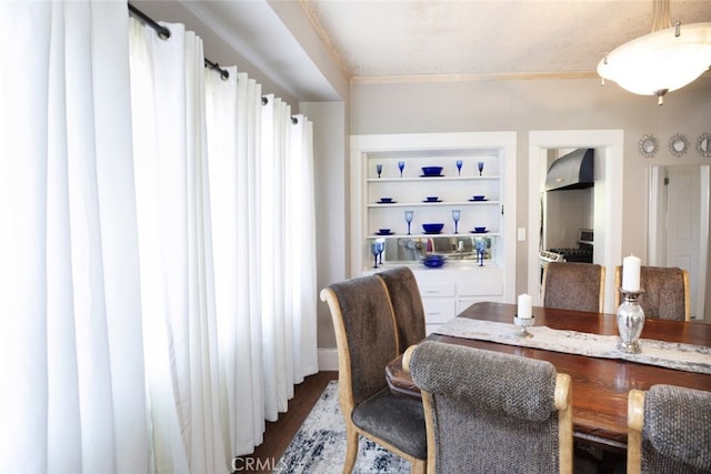 1010 N Madison Ave, Pasadena, CA 91104 - dining space with wood finished floors and built in features