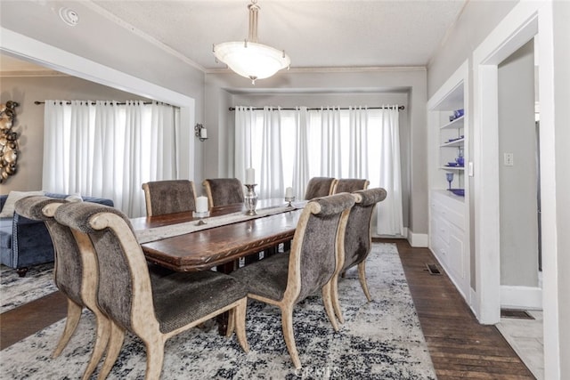 1010 N Madison Ave, Pasadena, CA 91104 - dining room with ornamental molding, wood finished floors, and a textured ceiling