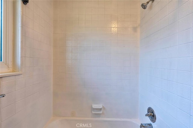 1101 Kensington Dr, Merced, CA 95340 - full bath with bathing tub / shower combination