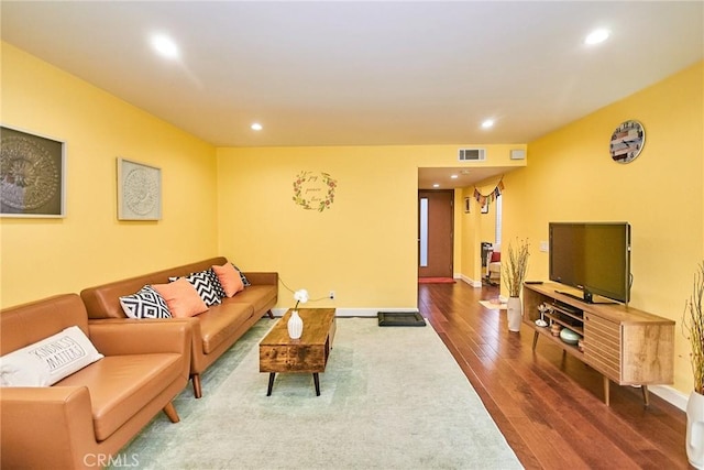 531 Juniper Way, La Habra, CA 90631 - living area featuring recessed lighting and dark wood-style flooring