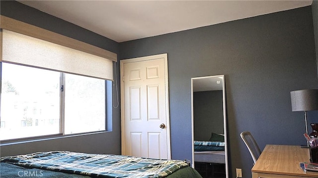 8467 Penfield Ave, Winnetka, CA 91306 - bedroom featuring a desk