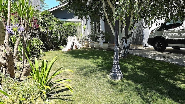 8467 Penfield Ave, Winnetka, CA 91306 - view of grassy yard