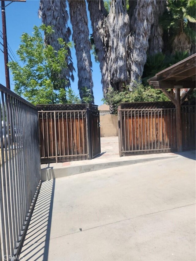 21057 Runnymede St, Canoga Park, CA 91303 - photo 36