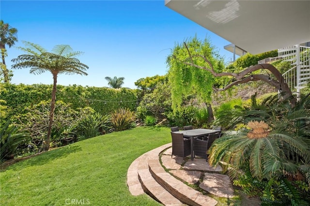 1061 Skyline Dr, Laguna Beach, CA 92651 - view of grassy yard featuring a patio