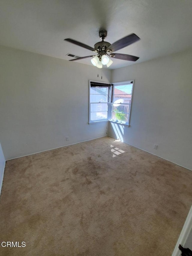 701 Francis St, Bakersfield, CA 93303 - unfurnished room featuring ceiling fan and carpet flooring