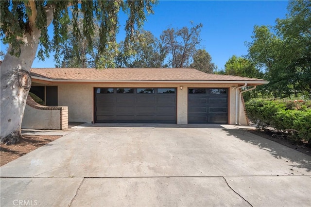 18561 Bert Rd, Riverside, CA 92508 - garage featuring driveway