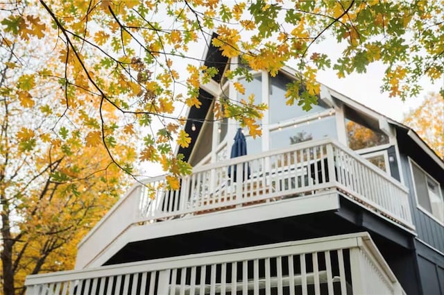 27984 St Bernard Ln, Lake Arrowhead, CA 92352 - view of property exterior with a balcony