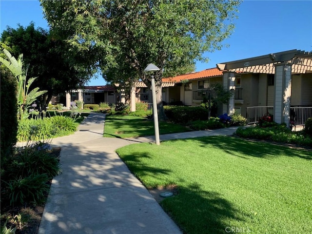 3110 Via Serena S Unit Q, Laguna Woods, CA 92637 - surrounding community with a yard