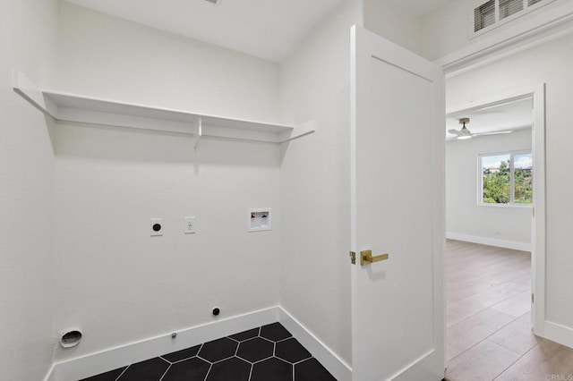 5471 Papagallo Dr, Oceanside, CA 92057 - laundry room featuring washer hookup, electric dryer hookup, a ceiling fan, and gas dryer hookup