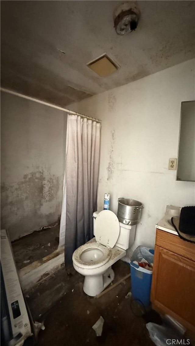 10218 Virginia Ave, South Gate, CA 90280 - bathroom with a shower stall and vanity
