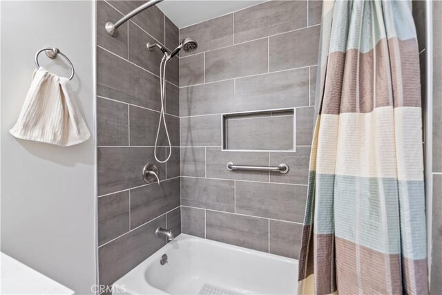 321 N Keystone St, Burbank, CA 91506 - full bathroom with shower / bath combination with curtain